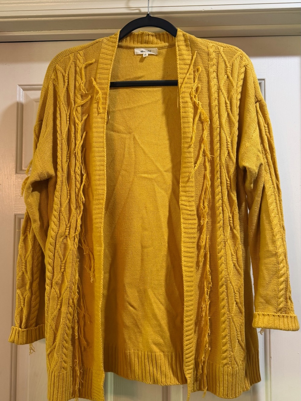 Olive & Vine Mustard Yellow Open-Front Cable Knit Sweater Size M